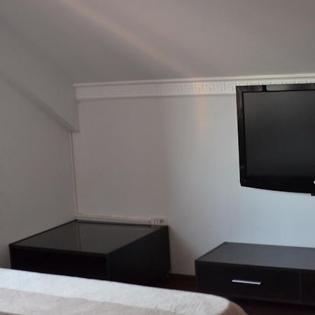 Vila Cu Trandafiri Cozy Apartments 2 Camere Bragadiru Esterno foto