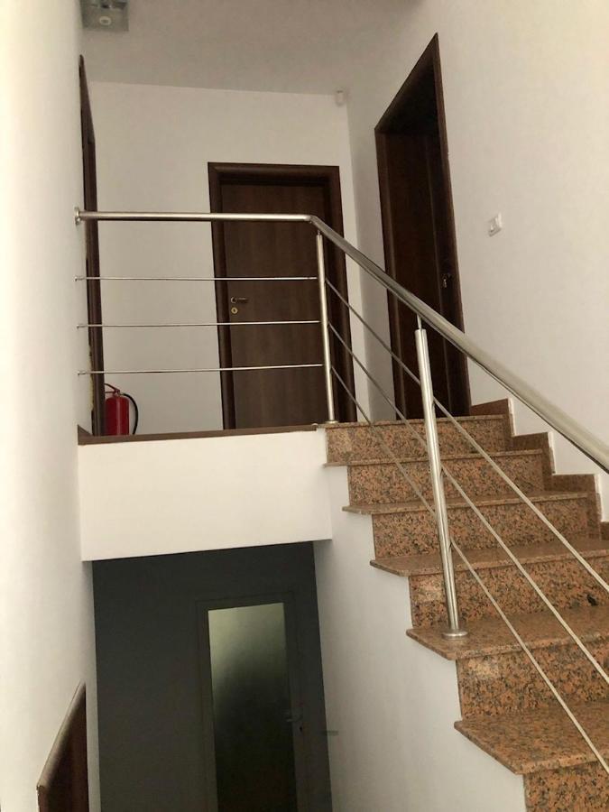 Vila Cu Trandafiri Cozy Apartments 2 Camere Bragadiru Esterno foto