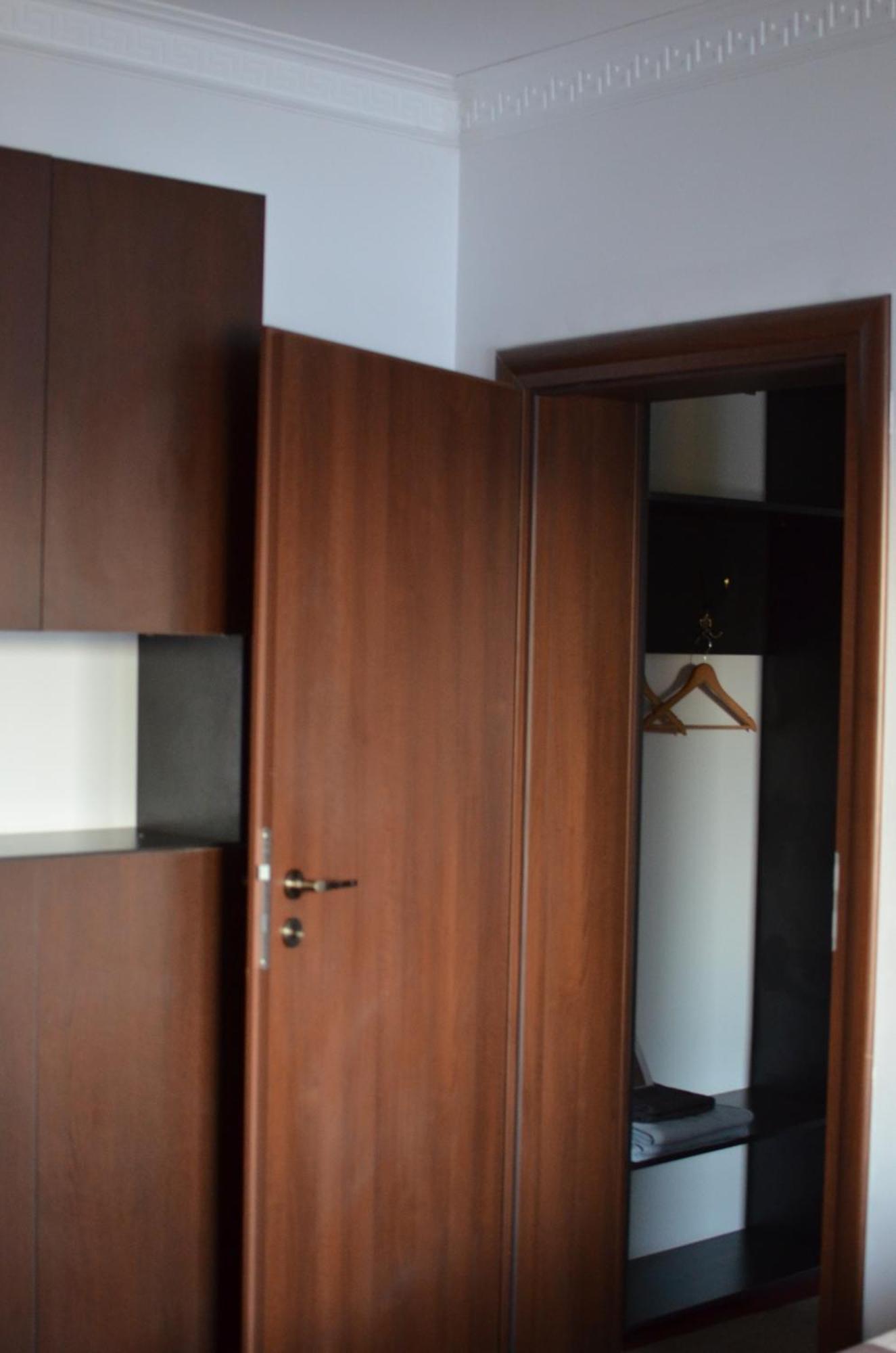 Vila Cu Trandafiri Cozy Apartments 2 Camere Bragadiru Esterno foto