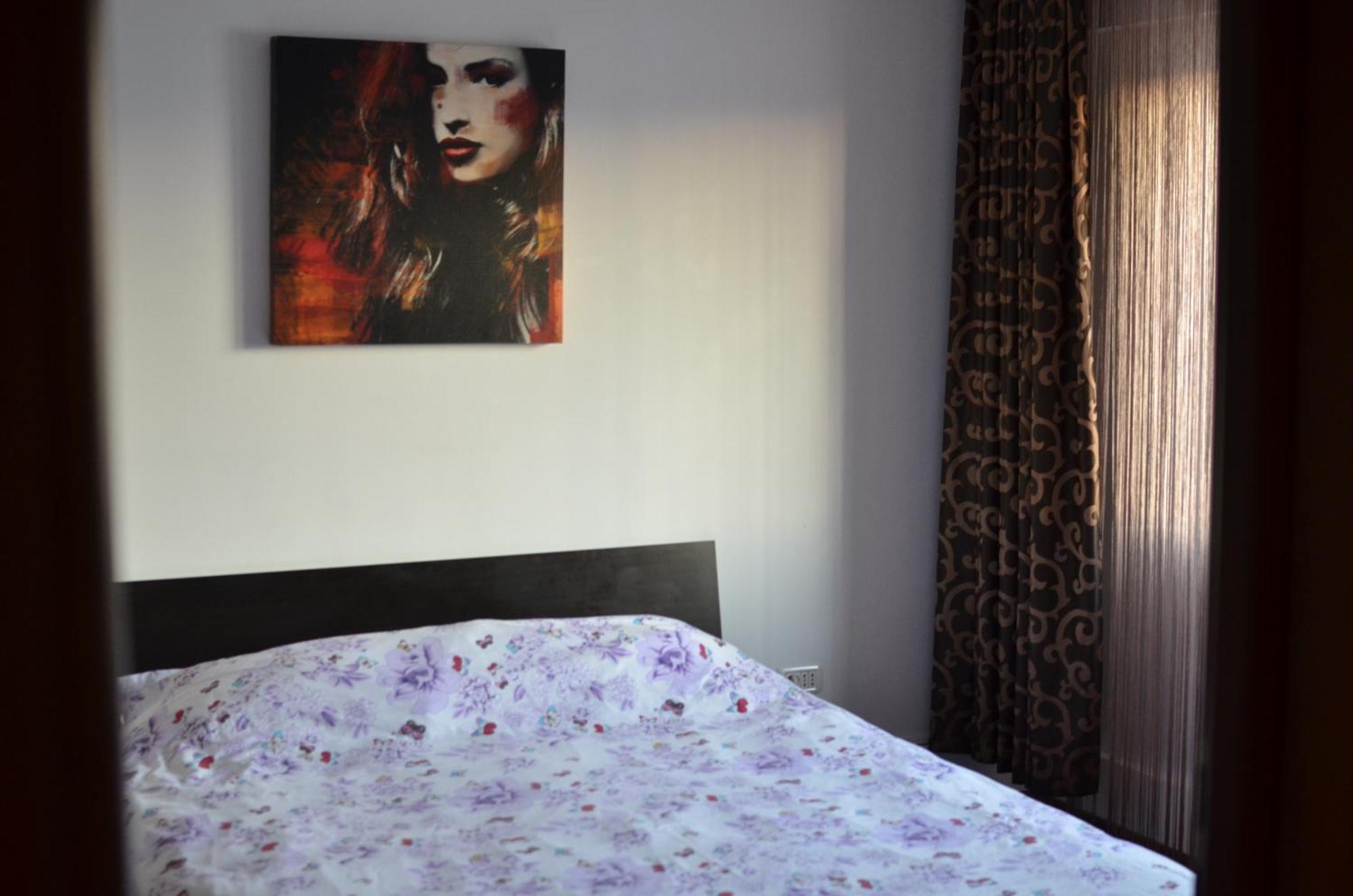 Vila Cu Trandafiri Cozy Apartments 2 Camere Bragadiru Esterno foto