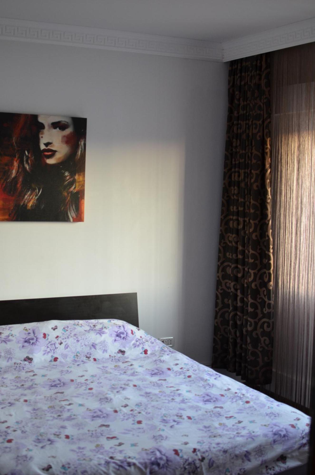 Vila Cu Trandafiri Cozy Apartments 2 Camere Bragadiru Esterno foto